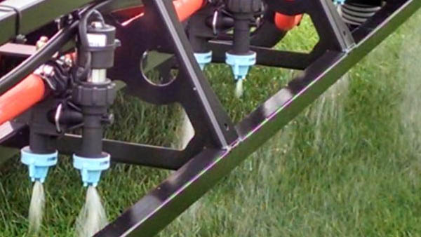 Bayer experts offer late-season tips for cool-, warm-season turf managers
