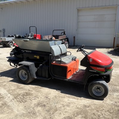 More information about "2005 Cushman Turfco Truckster with Turfco 1530 truck mount topdresser"