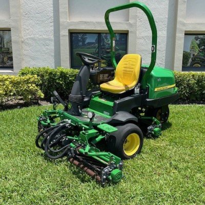  2020 John Deere 2400 Riding Greens Mower