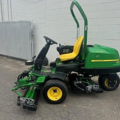  2019 John Deere 2500B Triplex Mower (2030 Hours)