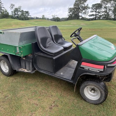  Cushman Truckster/topdresser