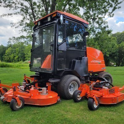  2015 Jacobsen R311T with Cab and A/C!