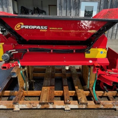   Toro Propass 200 Utility