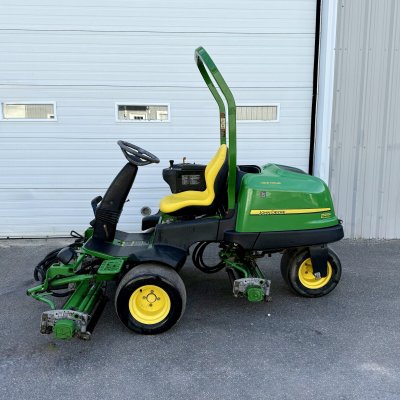  2016 John Deere 2500B (1105 hrs)