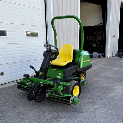  2016 John Deere 2500B (1105 hrs)