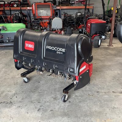   Toro Pro Core 864