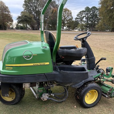   John deere 2500