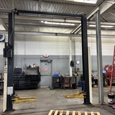  ?? hydra lift turf equipment lift