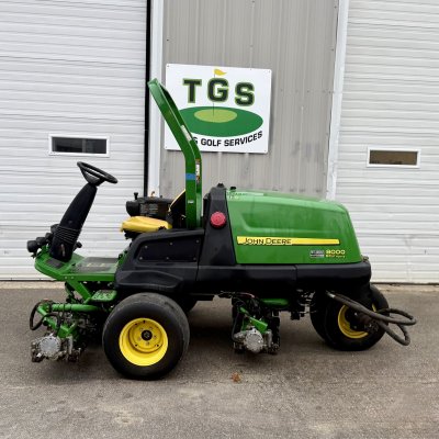   John Deere 8000 E Precision Cut 3WD