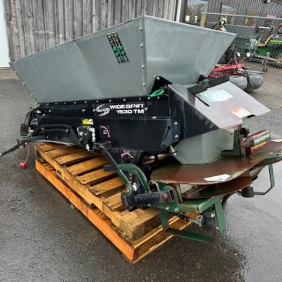   Turfco 1530 Widespin Utility