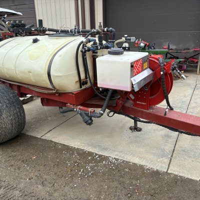  unkown hardi sprayer 300 gallon