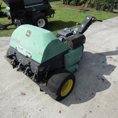   John Deere Aercore 800