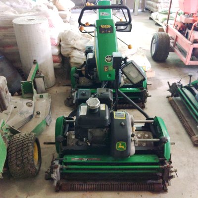   John Deere 260b