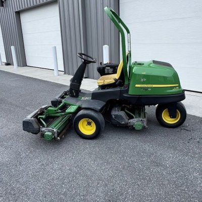  2011 John Deere 2500 B