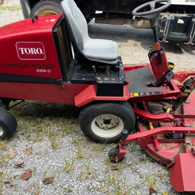   Toro 228D Groundmaster