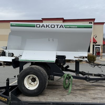   Dakota 412 Turf Tender (2 yard machine)