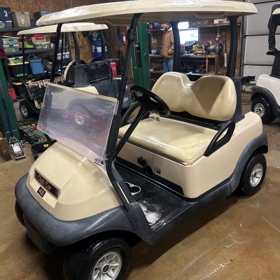  (24) 2015 Club Car Precedent