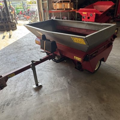   Toro 2500 Top Dresser