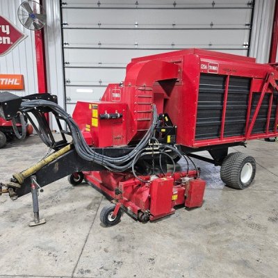   TORO VERSA VAC TOWABLE VAC