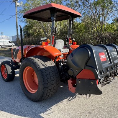   Kubota M5040 Toro 864 Aerator