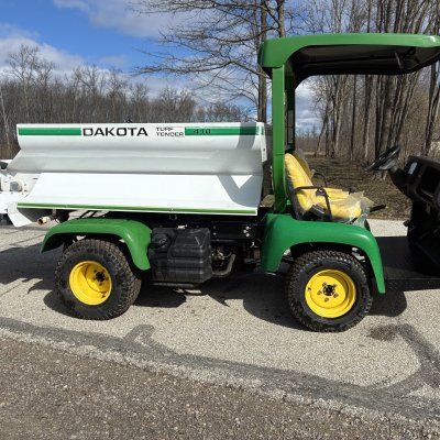 More information about "2020 John Deere progator with dakota topdresser 2020A"