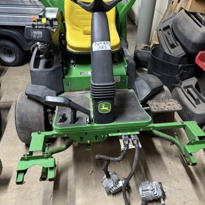  2008 John Deere 2500E HYBR Tri-Plex Diesel