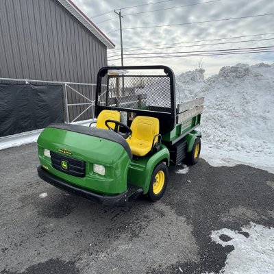   John Deere 2030D Progator 4x4