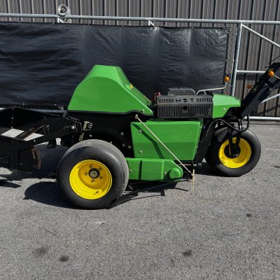   John Deere Aerocore 800 25HP Hydraulic Lift